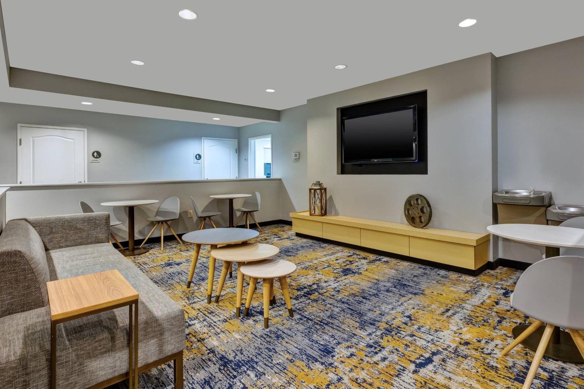Towneplace Suites By Marriott Nashville Airport Экстерьер фото